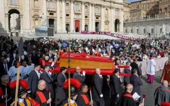 Pasukan Vatican Perketat Pengamanan Jenazah Paus Fransiskus Jelang Pemakaman