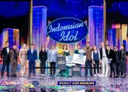 Penyerahan hadiah juara 1 Indonesian Idol XIII kepada  Shabrina Leonita 