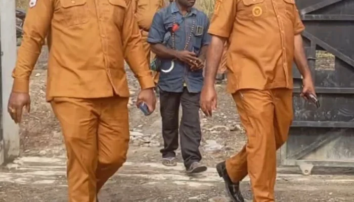 Bupati Intan Jaya Pantau Area Infrastruktur Dan Pimpin Apel ASN