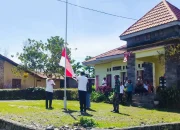 Satgas Pamtas dan Warga Miomaffo Barat Latihan Upacara 17-an: Merajut Merah Putih dari Perbatasan