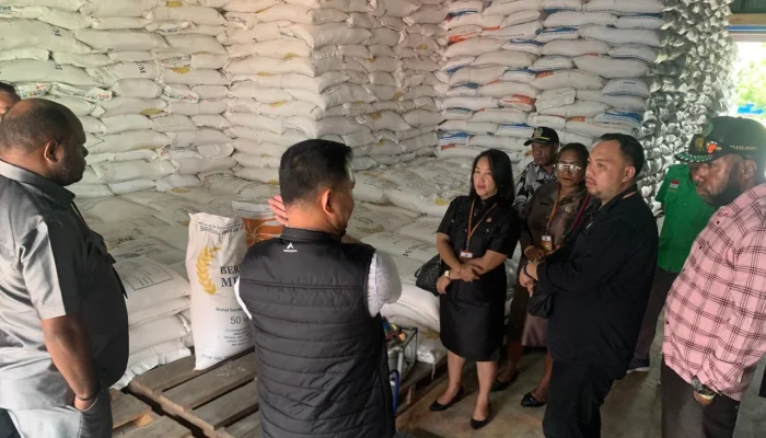 Komisi II DPRK Mimika Dorong Penyaluran Rastra Rutin: “Jangan Ada Warga Lapar di Negeri Kaya Ini”