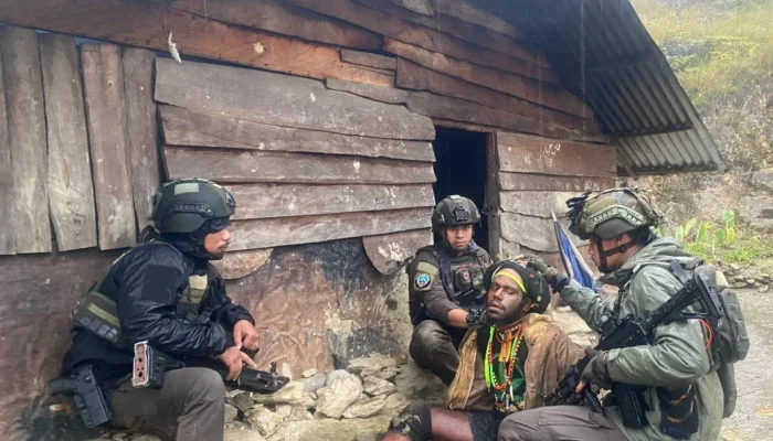 Male Telenggen Ditangkap Satgas Damai Cartenz di Puncak Jaya: DPO KKB Terlibat Pembunuhan Serka Jefri dan Warga Sipil