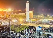 Lautan Manusia di Bawah Menara Golo Koe: Malam Puncak Festival, Musik, dan Cahaya di Labuan Bajo