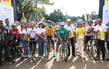 Gubernur NTT dan Bupati SBD Lepas Etape 6 Tour de EnTeTe 2025