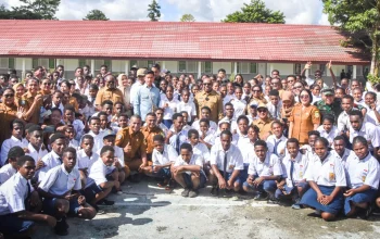 Menyapa Masa Depan Dari Timika: Wapres Gibran Turun ke Sekolah, Negara Menatap Papua Dengan Serius